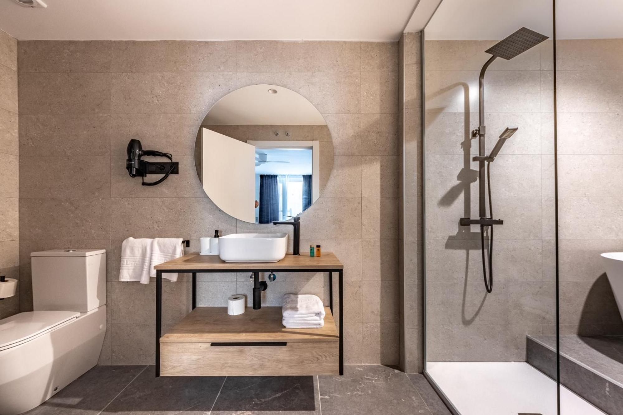 Arenal Suites Bilbao Room photo